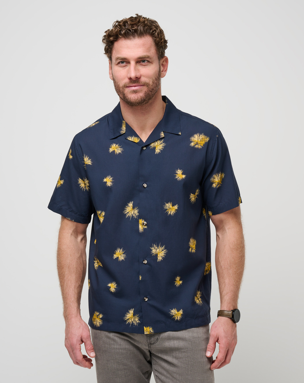 CASINO HOLIDAY BUTTON-UP 1